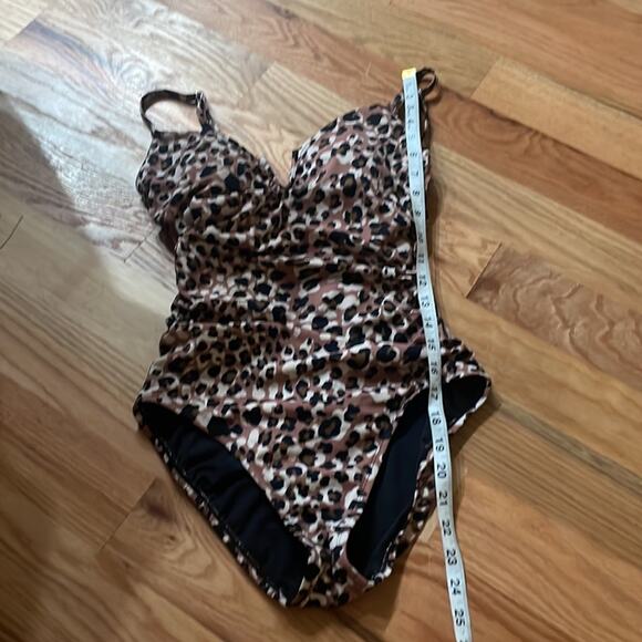 Time & Tru Animal Print One piece Swimsuit size medium - Picture 4 of 5